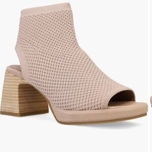 Elegant Eileen Fisher Tan Peep-Toe Knit Ankle Boots